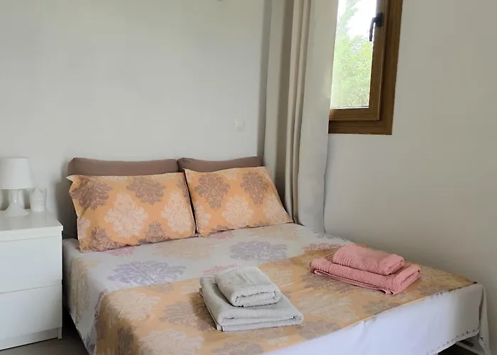 Garden Oasis Elegant Summer House Kalandra