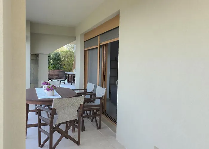 Garden Oasis Elegant Summer House *